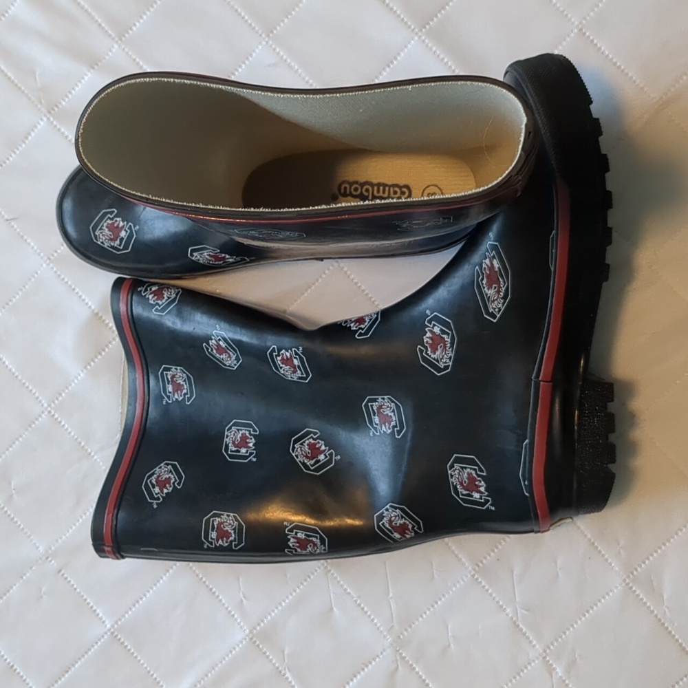 Ladies USC Gamecocks rainbird sz 8, new without tags